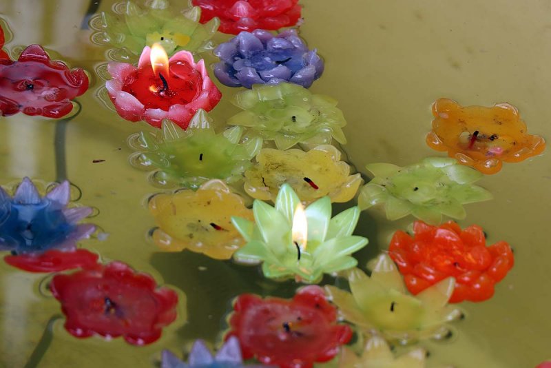 floating candles.jpg