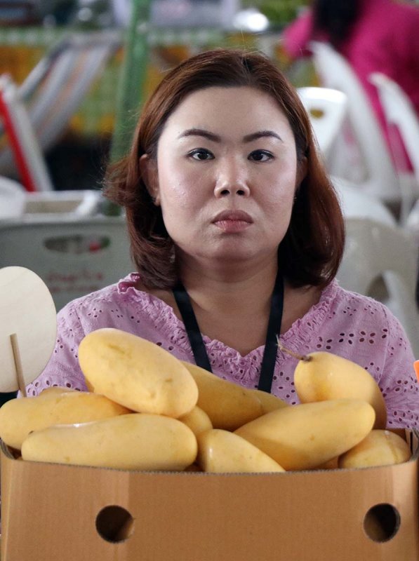 mango vendor.jpg