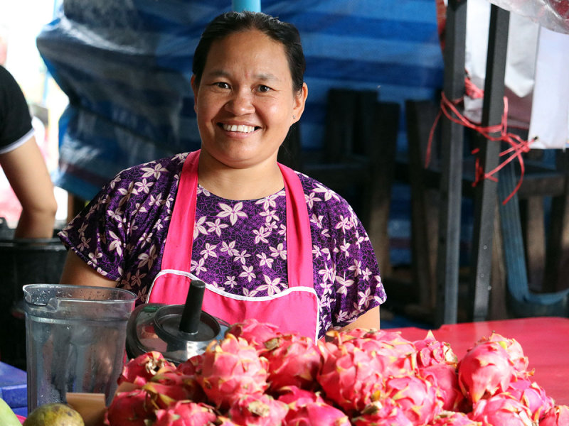 dragon_fruit_lady.jpg
