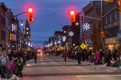 Santa Claus Parade Belleville Ontario 2018 November 18 - waiting for the parade