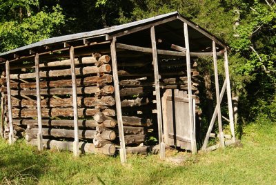 Ponca Bridge, Old House