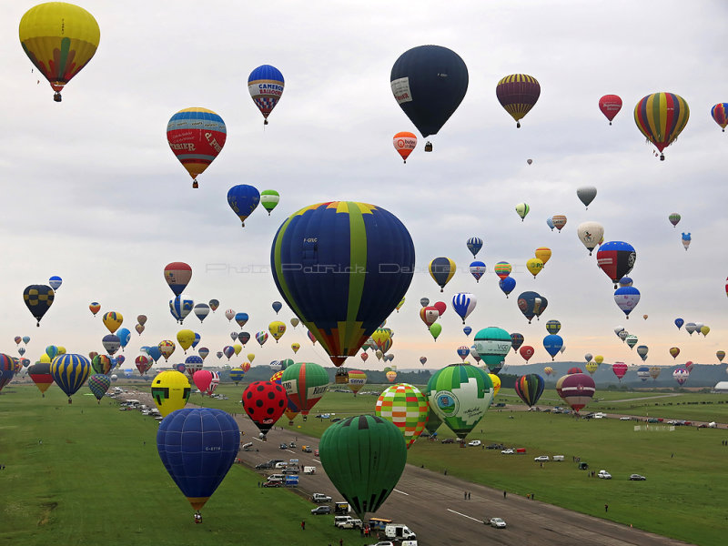 Mondial Air Ballons 2017  Vol de Christine du vendredi matin lors de la Grande Ligne