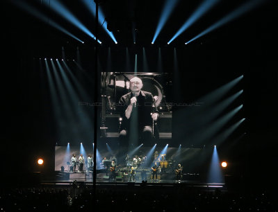 Phil Collins  l'Accord Htel Arena lors de sa tourne Not dead yet live !