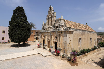 2 weeks discovering the island of Crete - visiting the Moni Arkadiou monastery