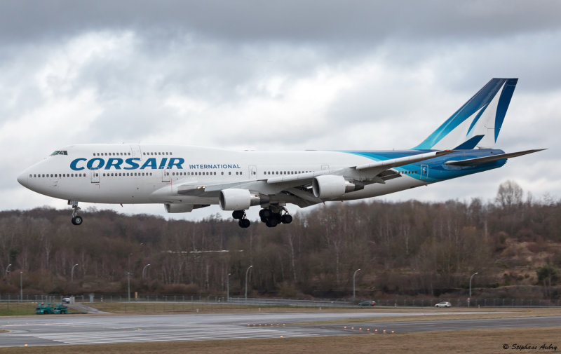Boeing 747-422