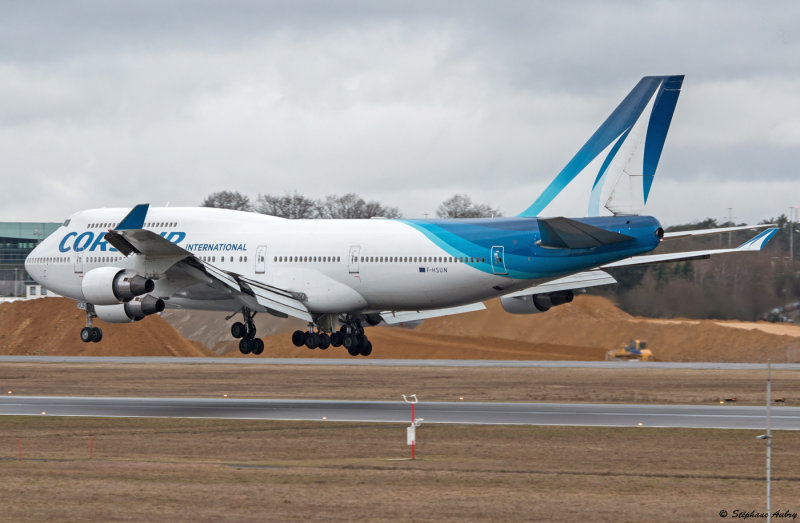 Boeing 747-422