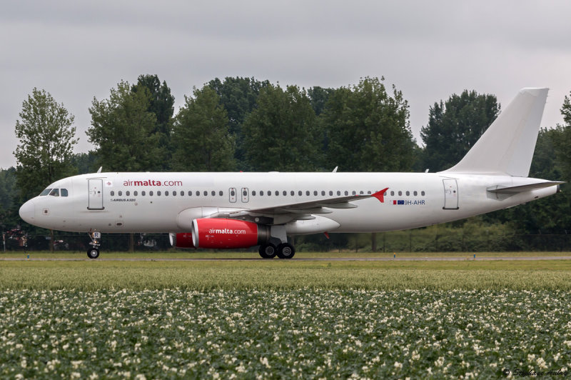 Airbus A320-200