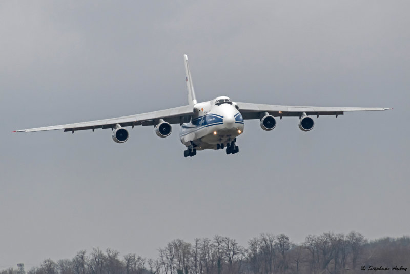  Antonov An-124-100