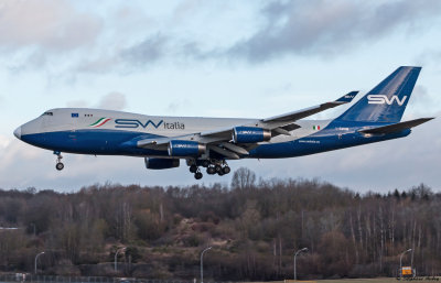 Boeing 747-4R7F