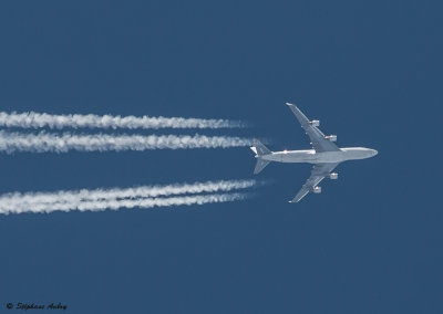 Boeing 747 high in the sky