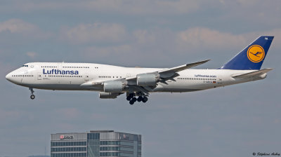 Boeing 747-830