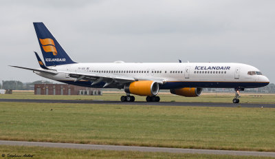 Boeing 757-223(WL)