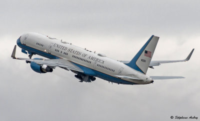 Boeing B757-200 Series-C32A (B757-2G4) USAF Government 98-0001