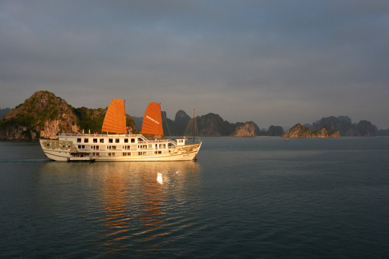 At Sunrise - Ha Long