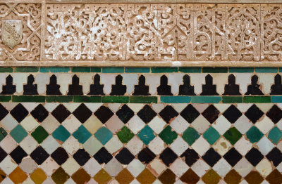 Decoration with glazed tiles and work in plaster