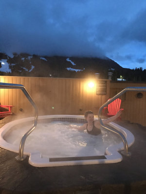 elletub.jpg