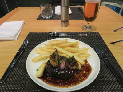Qantas first lounge Melbourne braised steak