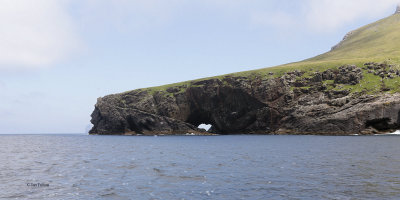 The Tunnel arch and Glen Bay