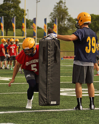 Queen's Football Camp 00785 copy.jpg