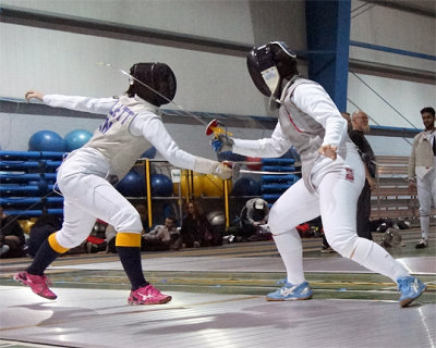 Queen's Fencing 09197 copy.jpg