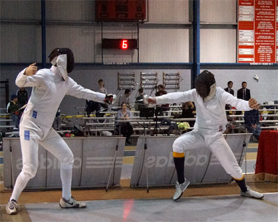 Queen's Fencing 09251 copy.jpg