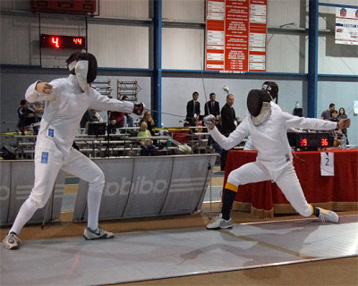 Queen's Fencing 09256 copy.jpg