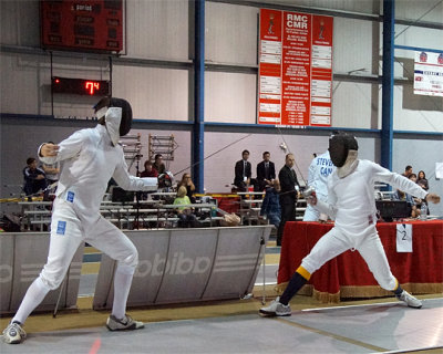 Queen's Fencing 09257 copy.jpg