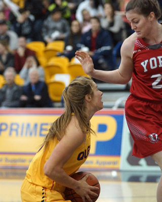 Queen's vs York 03950 copy.jpg