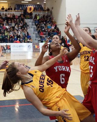 Queen's vs York 04221 copy.jpg