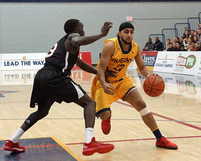 Queen's vs Carleton 05088 copy.jpg