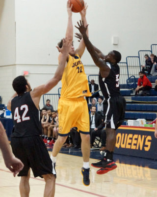 Queen's vs Carleton 05278 copy.jpg