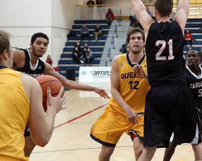 Queen's vs Carleton 05284 copy.jpg