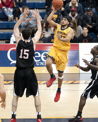 Queen's vs Carleton 03374 copy.jpg