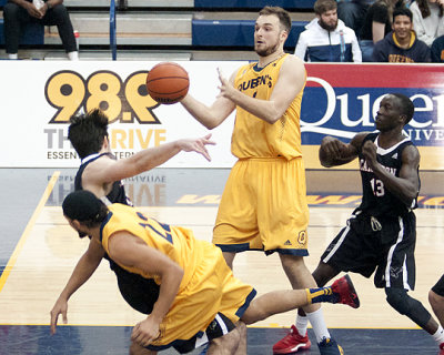 Queen's vs Carleton 03394 copy.jpg