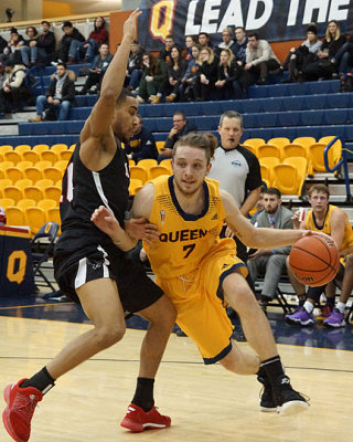 Queen's vs Carleton 05304 copy.jpg