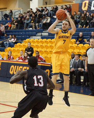 Queen's vs Carleton 05337 copy.jpg