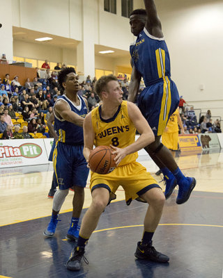 Queen's vs Laurentian 05834 copy.jpg