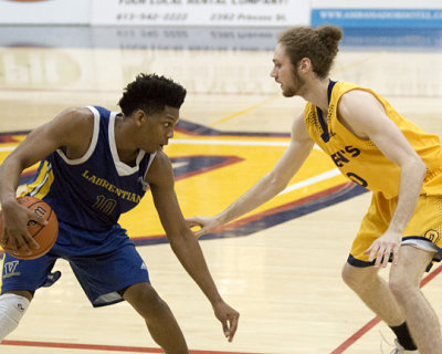 Queen's vs Laurentian 05904 copy.jpg