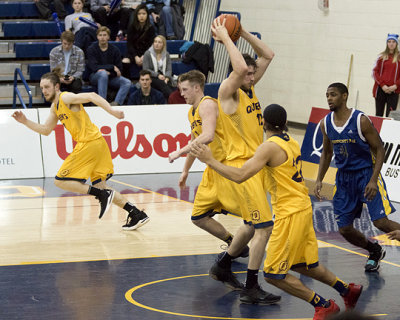Queen's vs Laurentian 05922 copy.jpg