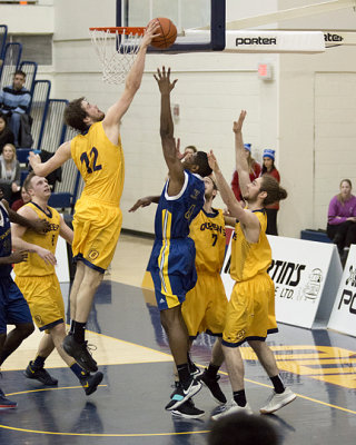 Queen's vs Laurentian 05944 copy.jpg