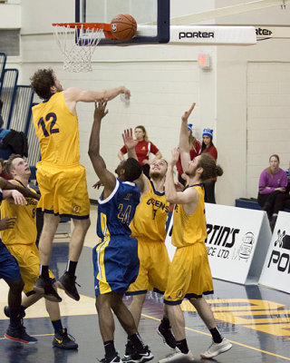 Queen's vs Laurentian 05945 copy.jpg
