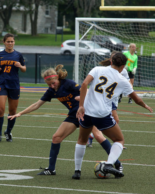 Queen's vs Laurentian 03616 copy.jpg