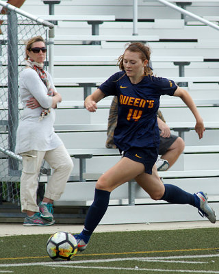 Queen's vs Laurentian 03717 copy.jpg