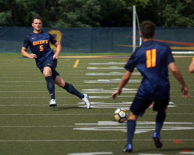 Queen's vs Laurentian 03859 copy.jpg