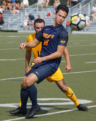 Queen's vs Laurentian 04006 copy.jpg