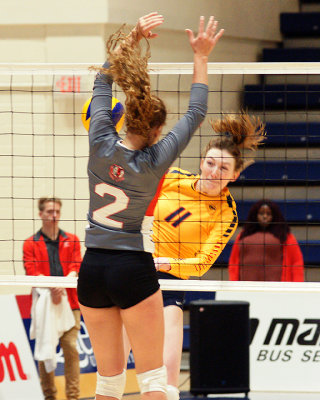 Queen's vs York W-Volleyball 11-17-18
