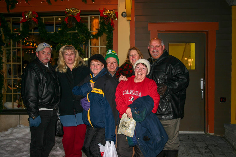 Glen, Nancy, Anne, Dada Melinda, Heidi and Dave - New Years 2004