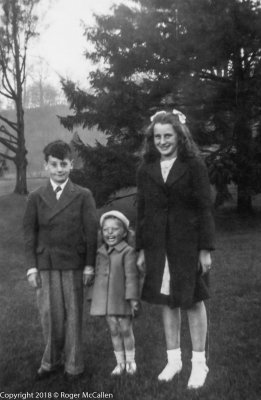 Uncle Jack and Mom, not sure who the little girl is