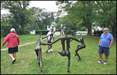Dance scupture