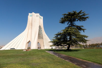 Azadi Tower Tehran-6.jpg